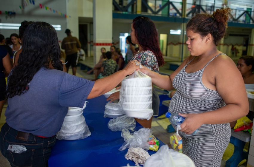 Secretarias se unem em logística para distribuição de refeições a desabrigados
