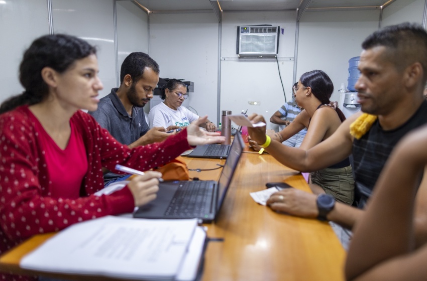 Moradores do Bom Parto recebem atendimento socioassistencial em base de acolhimento da Prefeitura de Maceió