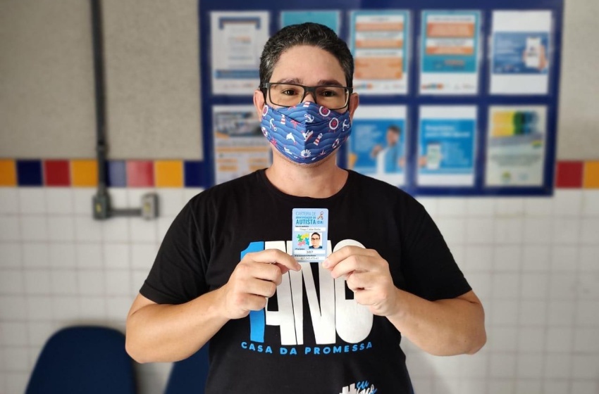 Carteira do Autista garante atendimento prioritário para pessoas com TEA