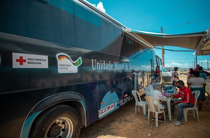 Ônibus da Vacina permanece no Centro de Maceió até o próximo sábado (6)