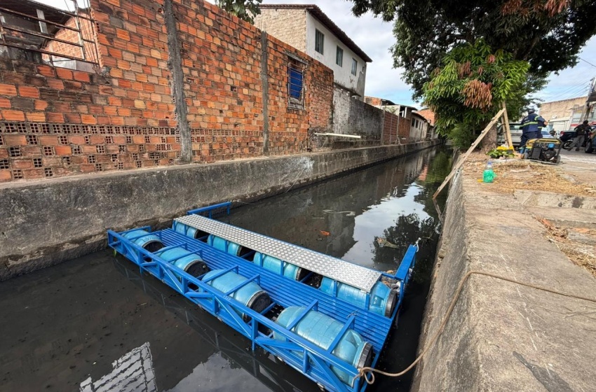 Prefeitura de Maceió instala Ecobarreiras em canais da capital