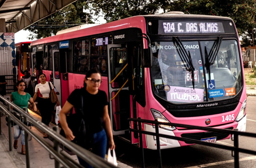 Ônibus da Mulher registra mais de 8 mil embarques na primeira semana de operação