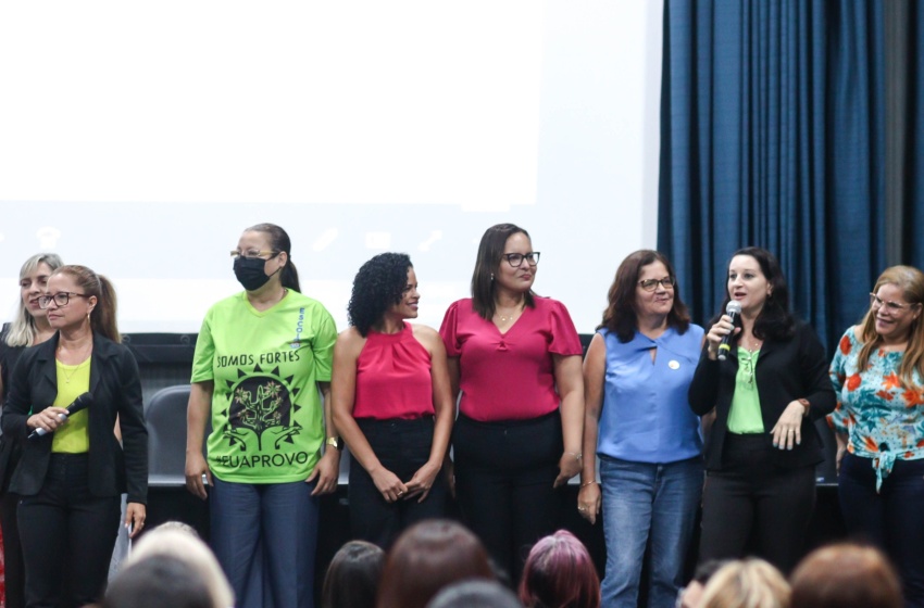 Maceió apresenta trabalhos na alfabetização de alunos em encontro de educação