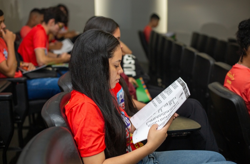 Estudantes da capital e do interior do estado participam de aulões oferecidos pela Prefeitura de Maceió