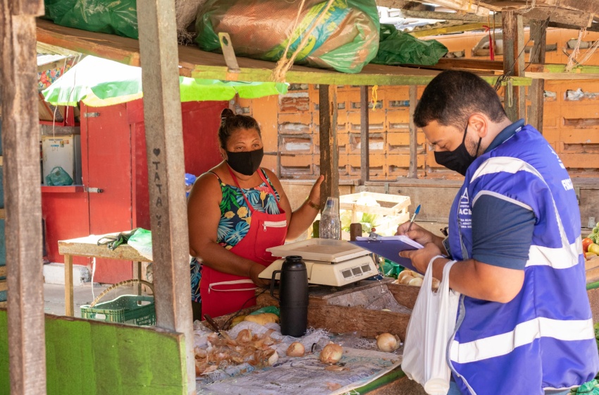 Feirantes do Mercado da Produção passam por cadastramento