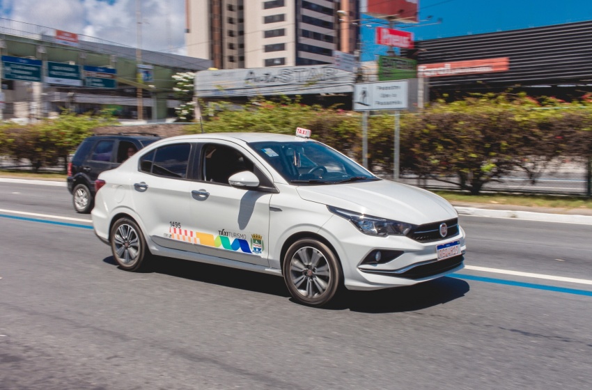 Recadastramento dos motoristas auxiliares na modalidade táxi inicia na próxima segunda-feira (25)