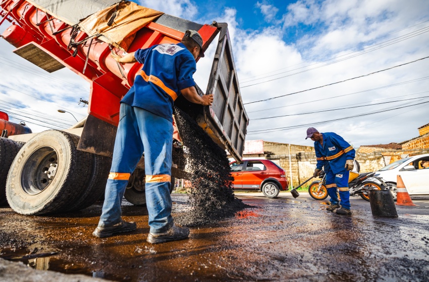 Infraestrutura recupera 150 vias com operação tapa-buraco