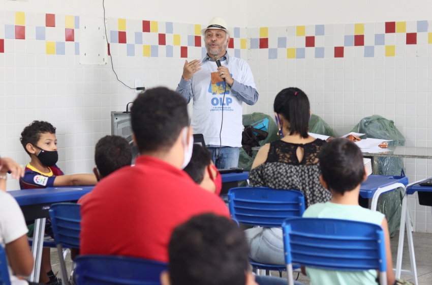 Escritores Nascem na Escola: Alunos assistem palestra e se preparam para Olimpíada de Língua Portuguesa