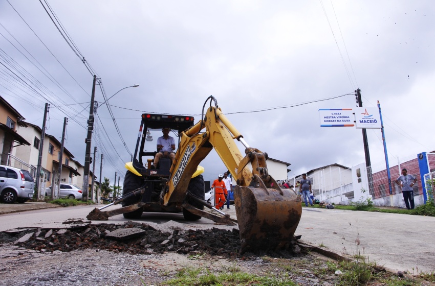 Prefeitura de Maceió inicia obra de recapeamento no bairro Rio Novo