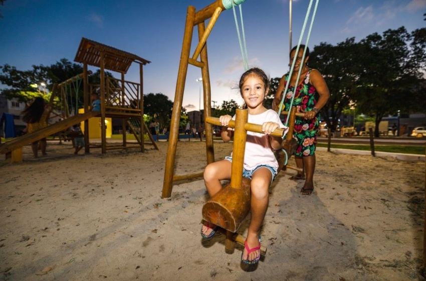 Praça da Bíblia conta com ambientes gastronômico e de lazer para maceioenses e visitantes