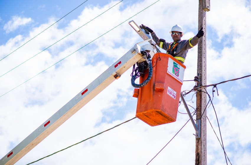 Poste apagou? Saiba como solicitar serviços na iluminação pública em Maceió de forma gratuita
