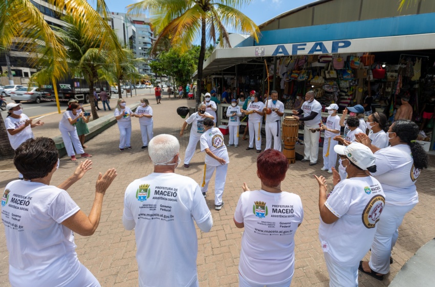 Capoeiristas Formosas se apresentam na Feirinha da Pajuçara