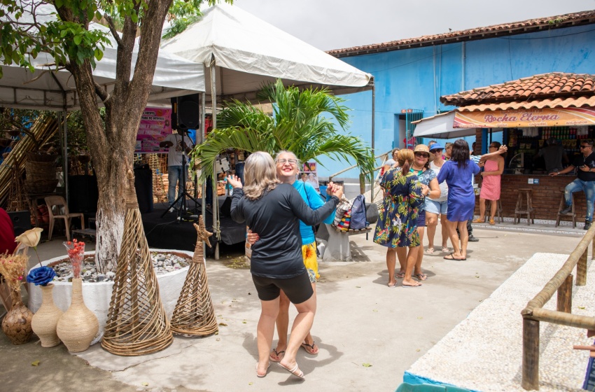 Confira as atrações deste sábado (26) no Palco Aberto no Mercado do Artesanato