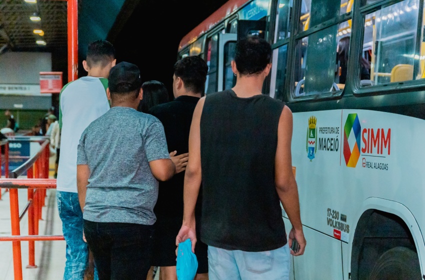 Passagem de Graça: mais de 111 mil pessoas usaram transporte público para o Verão Massayó
