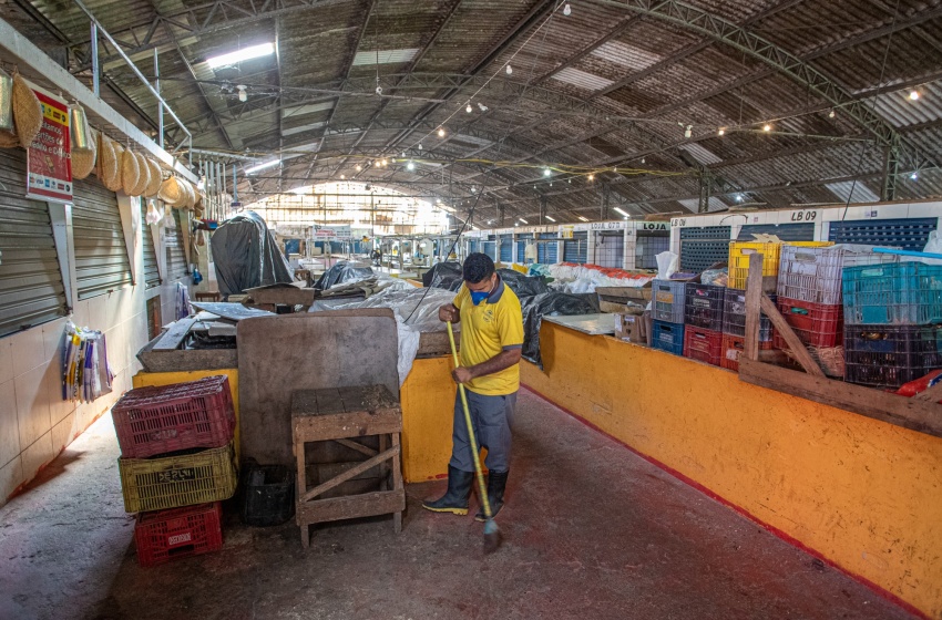 Mercado e Feira do Tabuleiro recebem mutirão de limpeza nesta segunda (01)