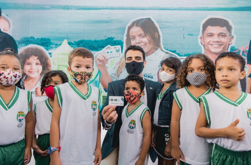 Prefeitura de Maceió anuncia início do pagamento do Bolsa Escola Municipal de férias