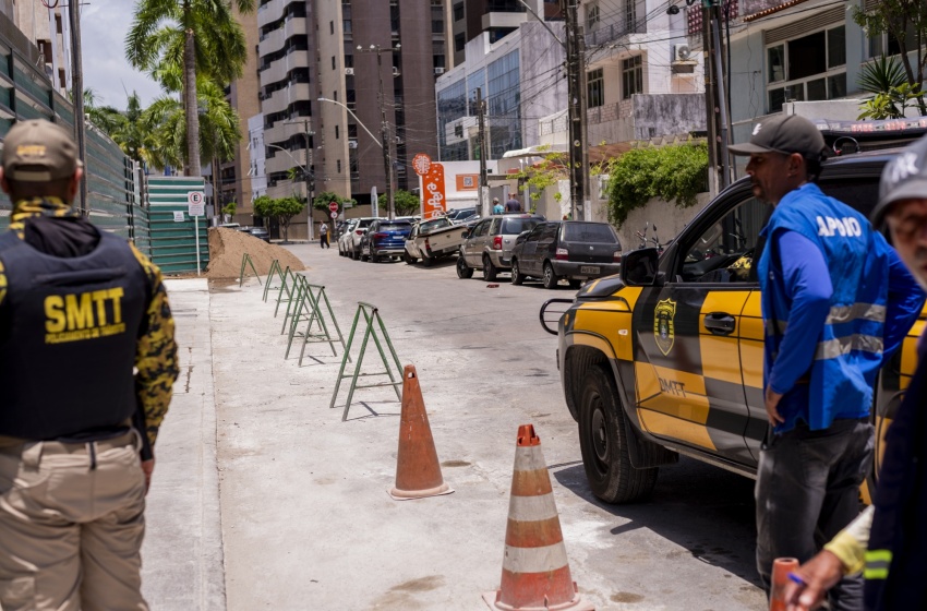DMTT recolhe mais de 700 cones utilizados irregularmente para reservar vagas em Maceió