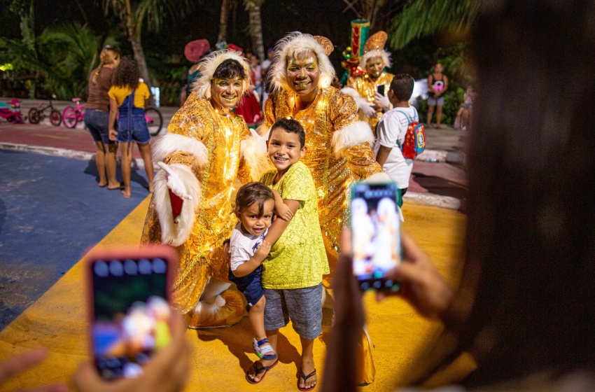 Apresentações do Natal de todos Nós encantam moradores do Vergel do Lago