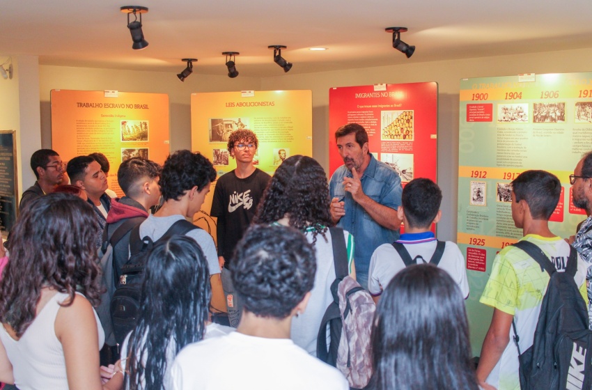 Estudantes da Escola Municipal Haroldo da Costa visitam memorial da Justiça alagoana