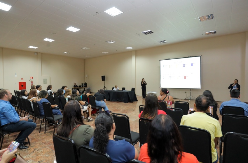 Bienal: Palestra aborda inclusão no ambiente escolar