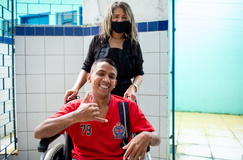Secretaria de Assistência Social leva corte de cabelo a abrigos de Maceió