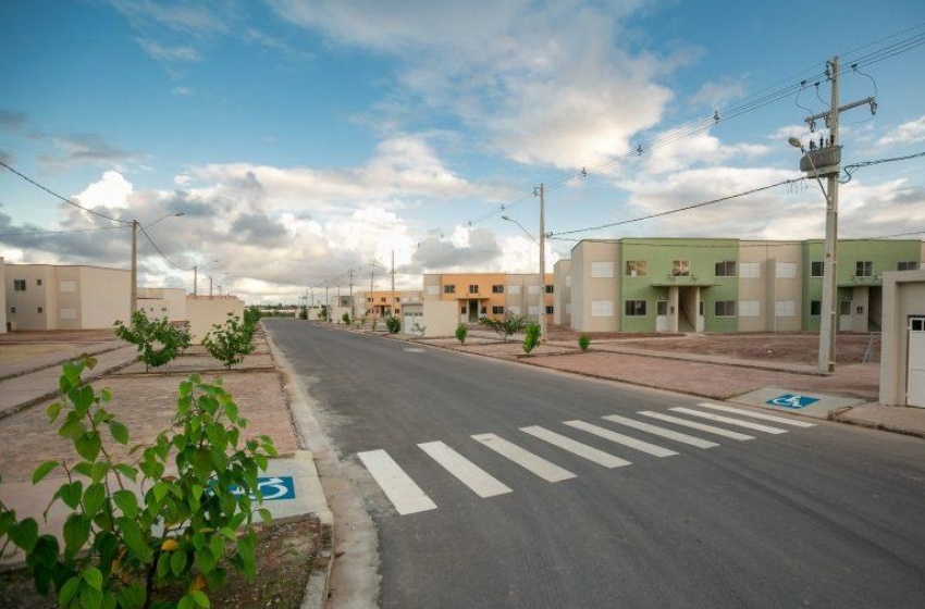 Prefeitura e Caixa sorteiam últimas casas do Oiticica 1; Veja os contemplados