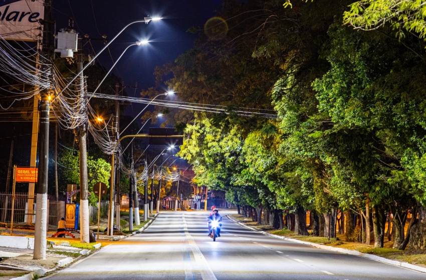 Prefeitura de Maceió moderniza iluminação da Avenida Durval de Góes Monteiro