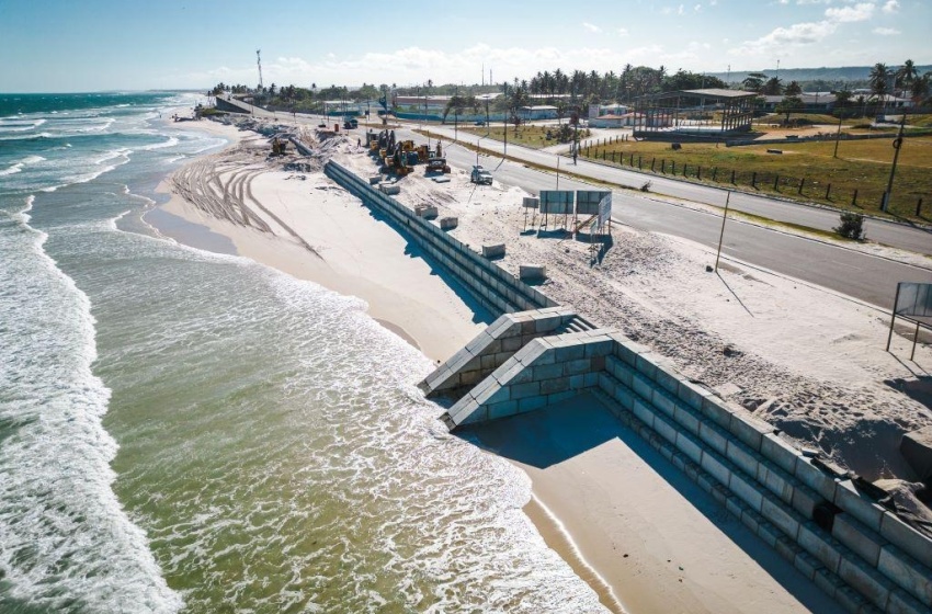 Prefeitura anuncia avanço da obra de contenção da orla do Pontal