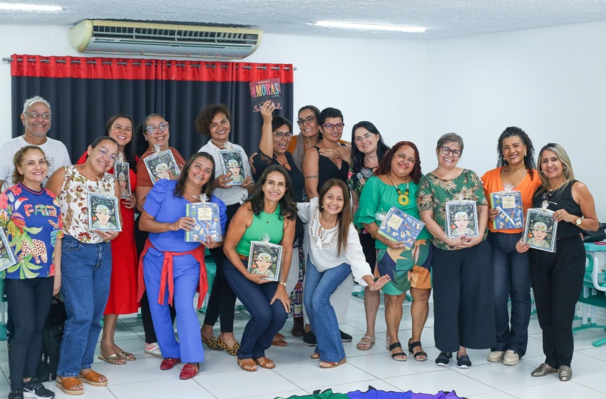 Professores de escolas municipais participam de curso sobre mediação de leitura