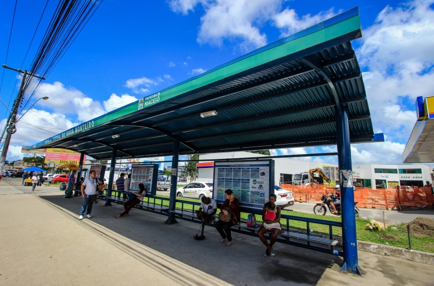 Em 4 anos, Prefeitura amplia e revitaliza abrigos e paradas de ônibus da capital
