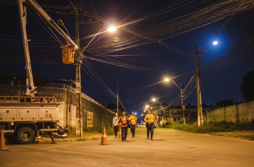 Equipes da Iluminação Pública voltam ao Santos Dumont e restabelecem 45 pontos de luz
