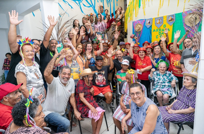 Usuários da Cidade da Pessoa Idosa se divertem em tarde de muito forró