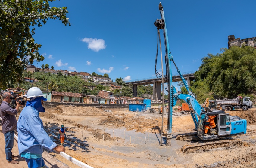 Renasce Salgadinho: Prefeitura inicia obras de canalização no Riacho Pau D’arco