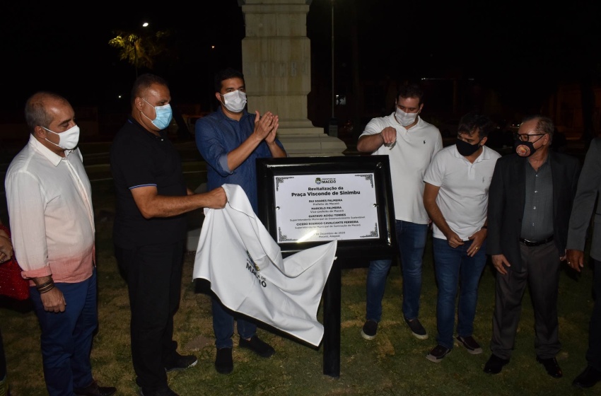 Rui Palmeira entrega Praça Sinimbu totalmente revitalizada