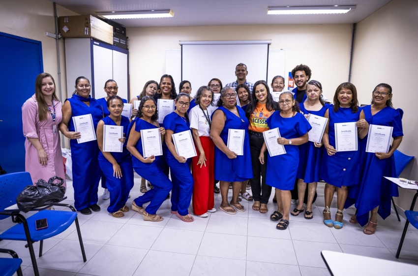 Alunas do Acessuas encerram curso de Costureiro sob Medida com desfile de moda