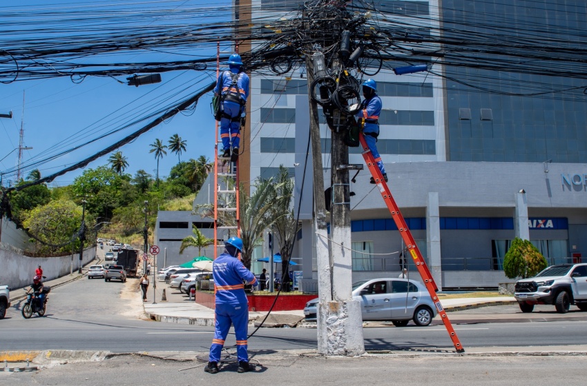 Projeto Poste Limpo já retirou mais de 300 toneladas de fiação em 18 bairros de Maceió