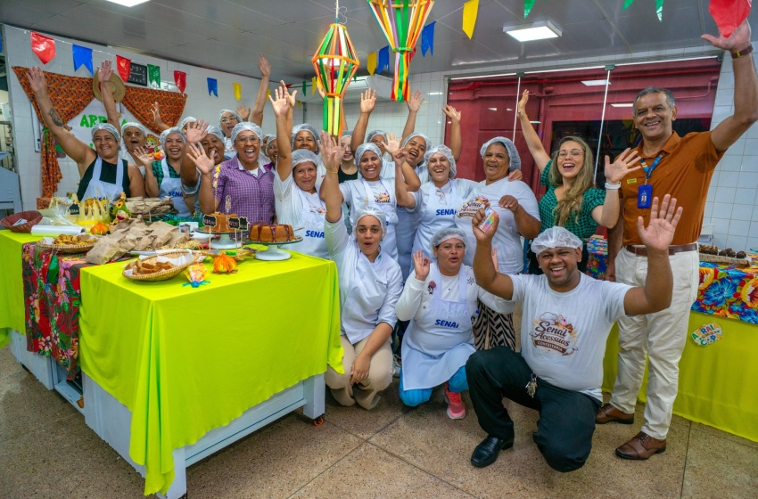 Alunos do Acessuas realizam feira de comidas típicas de São João