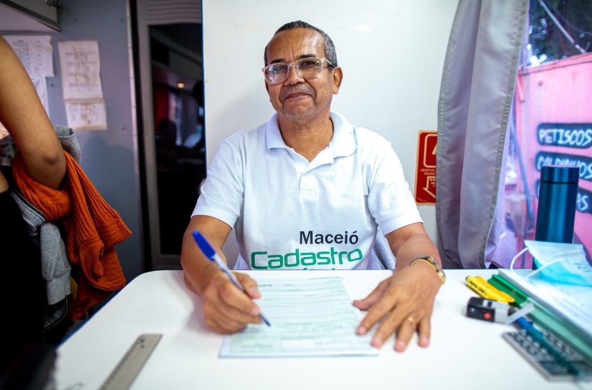 Mutirão do CadÚnico atende pessoas que precisam atualizar os dados, neste sábado (23)