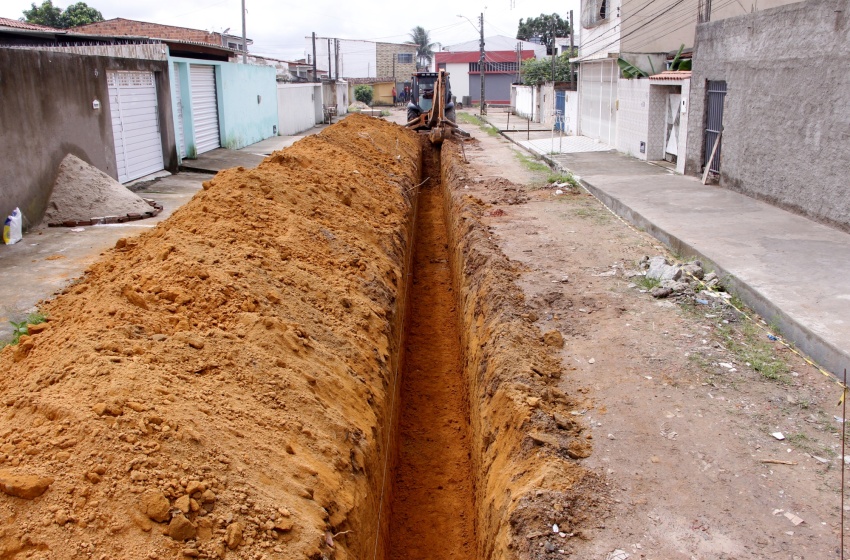Prefeitura inicia obras no sistema de drenagem em dois bairros de Maceió