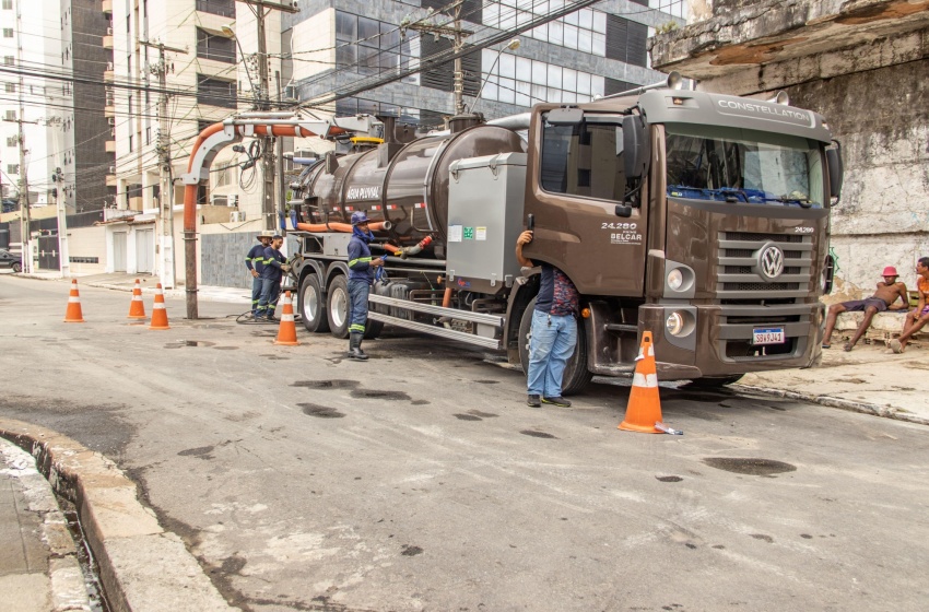 Infraestrutura realiza manutenção em mais de 50 sistemas de drenagem da capital