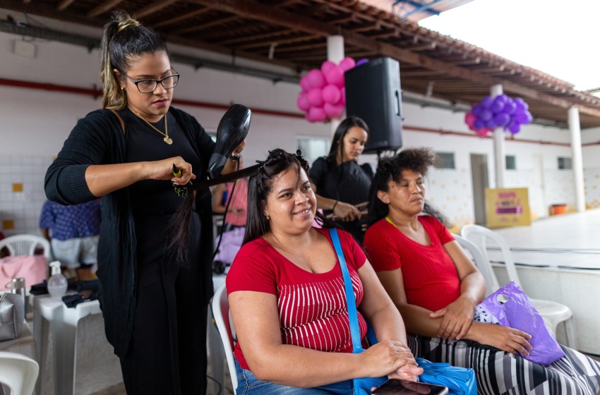 Prefeitura leva serviços de saúde, cidadania e emprego ao bairro do Vergel