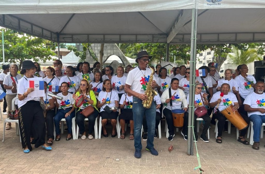 Idosas do Cras Área Lagunar participam de projeto de musicoterapia
