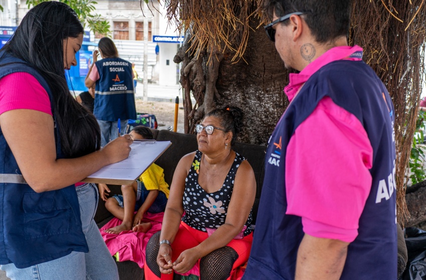 Abordagem Social leva acolhimento, informação e cuidados a mulheres em  vulnerabilidade social