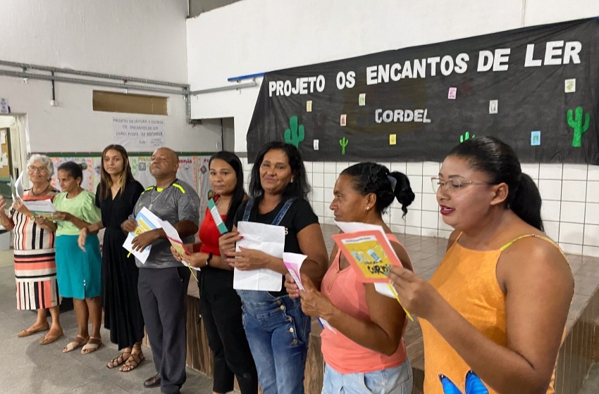 Escolas da rede pública municipal de ensino expõem atividades culturais