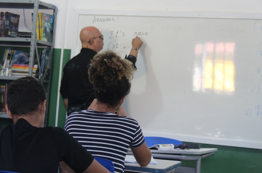 Núcleo de Línguas reforça aprendizado com aulas extras