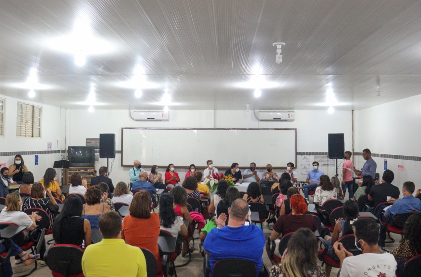 Membros do Fórum Municipal de Educação são empossados em solenidade