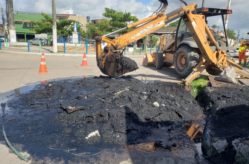 Grupo de Trabalho inicia desassoreamento e limpeza do Canal da Levada