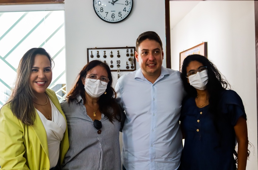 Secretário de educação visita Escola Municipal Major Bonifácio Silveira