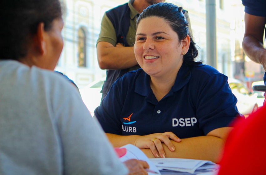 Prefeitura promove ação do Praça é Massa com pessoas em situação de rua no Centro de Maceió