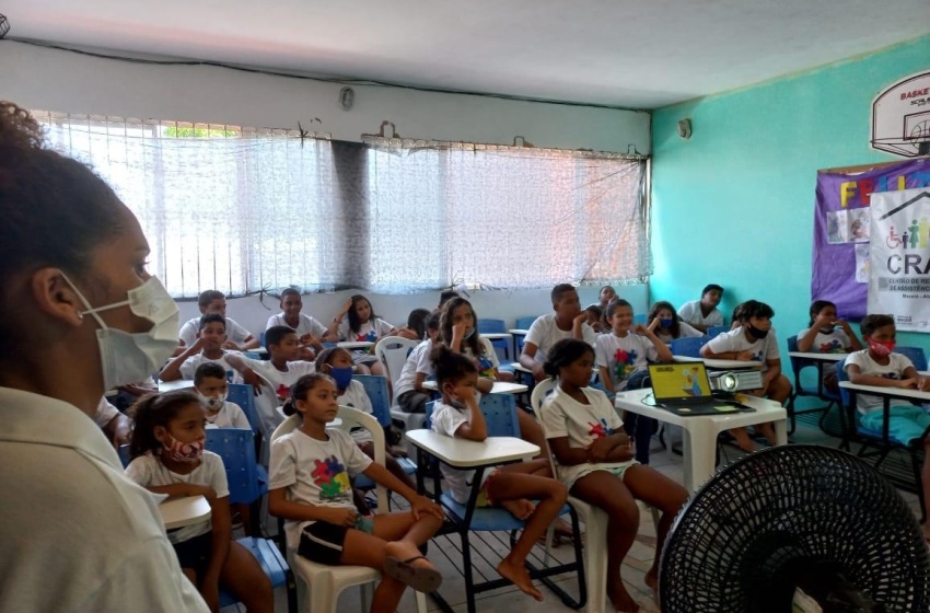 Serviço de Convivência do Cras Área Lagunar recebe palestra da BRK Ambiental